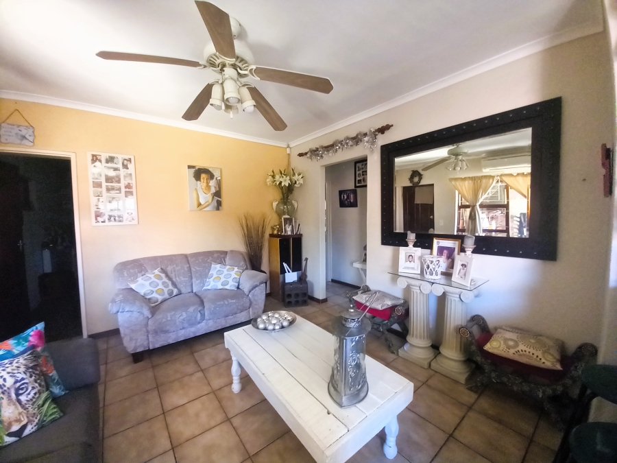 To Let 2 Bedroom Property for Rent in Jagtershof Western Cape